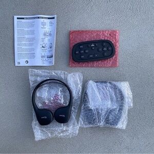 2017-2022 GM YUKON ESCALADE Wireless Digital Headphones 84201996 & 84012996